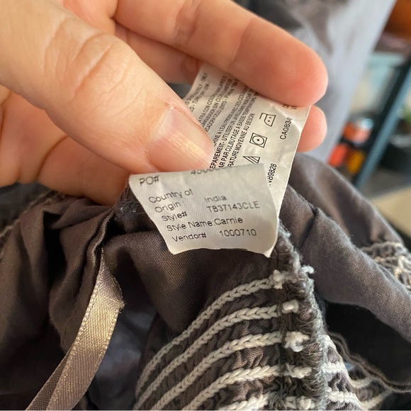 Bandolino Blu Puff Sleeve gray cream peasant blouse embroidery smocking Small - Picture 3 of 13